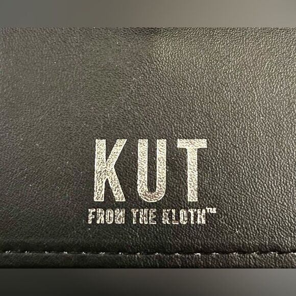 KUT from the Kloth Black&White Trifold Vegan Envelop Striped Wallet Bonus Chain - Picture 5 of 9